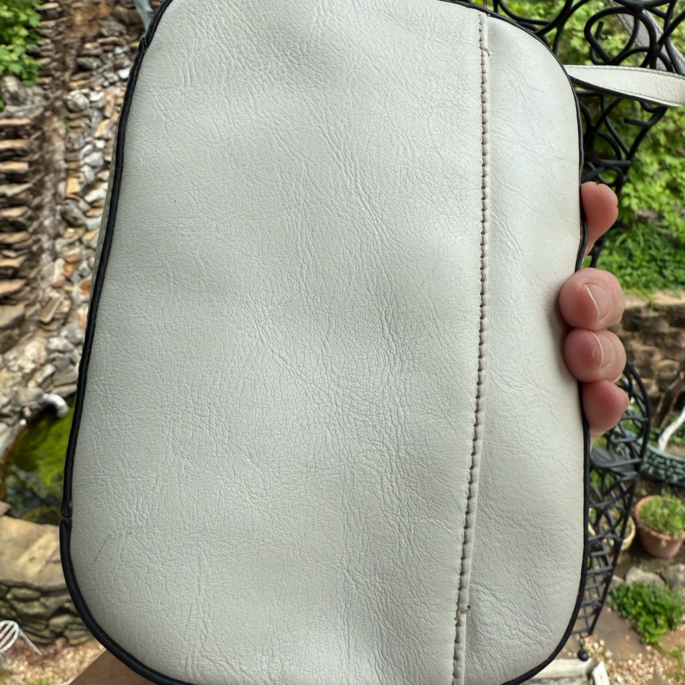 Fossil White Crossbody Bag with Gold Accent - Picture 7 of 8